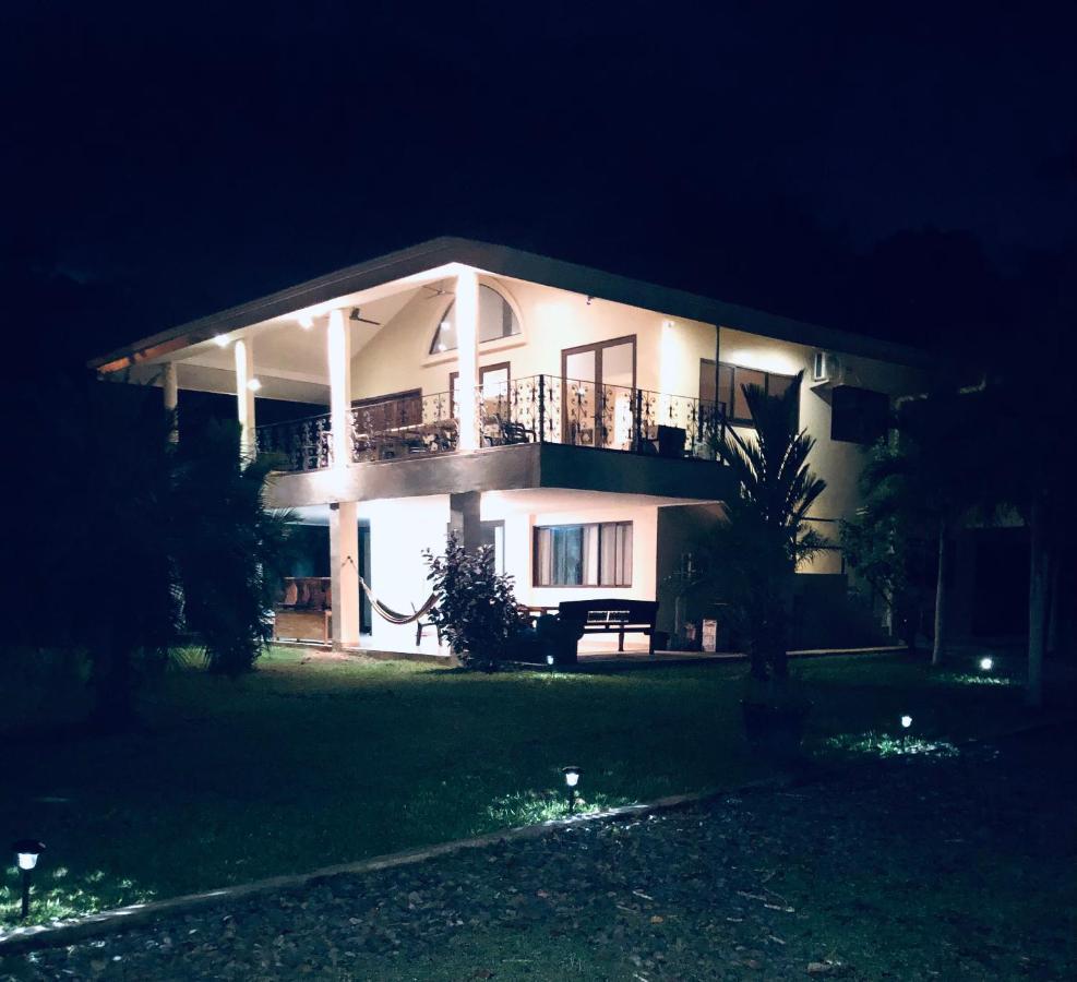 Bed and Breakfast Sol y Sombra Bocas del Toro Exterior foto